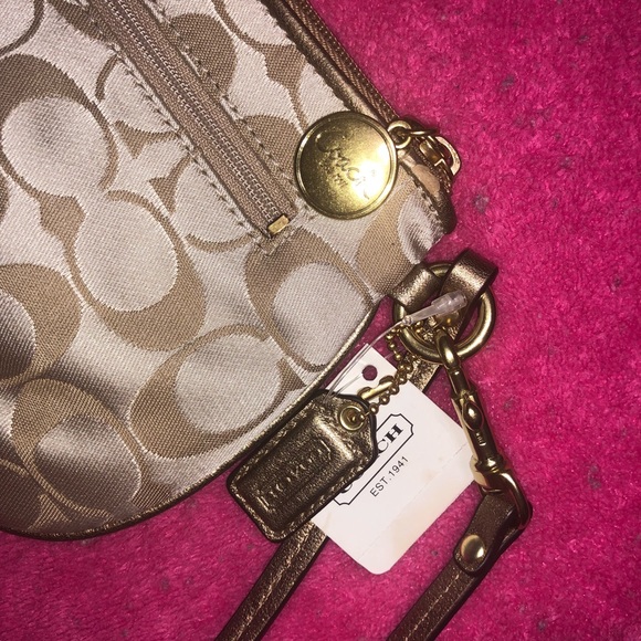 Coach purse/clutch/wristlet - Picture 4 of 5